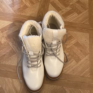 Cliffs by White Mountain Women's White Leather & Faux Fur Collins Boot-US 11M